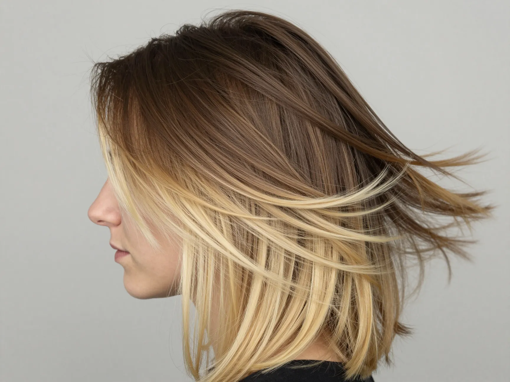 Reverse money piece dark front blonde underneath
