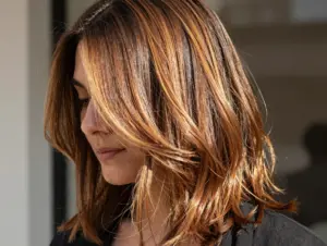 Read more about the article 8 Dyed Hair Ideas for Brunettes That Are Surprisingly Low-Key