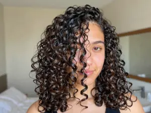 Read more about the article 9 Cute Hairdos for Curly Hair That Are Surprisingly Simple