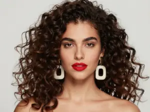 Read more about the article 8 Prom Hairstyles for Curly Hair That Celebrate Your Natural Curls