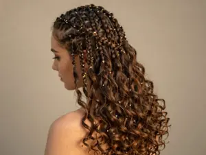 Read more about the article 8 Trendy All Back Cornrows Hairstyles with Beads for a Boho Vibe