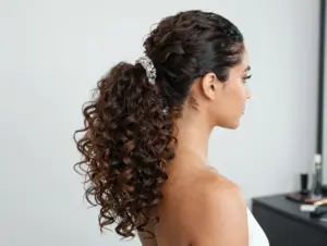 Read more about the article 8 Loose Curls Hairstyles for a Wedding (Bride & Guest Approved)