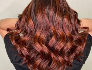Read more about the article Chocolate Cherry Balayage: 9 Melted & Dimensional Ideas