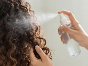 Read more about the article 8 Easy Hairstyles for Curly Hair to Define and Refresh Your Curls