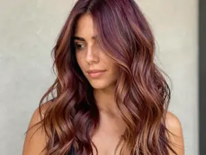 Read more about the article 8 Ways to Rock Cherry Cola Hair Color with Subtle Highlights
