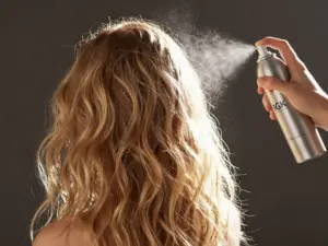 Read more about the article 8 Wavy Hair Routine Products That Deliver Beachy, Effortless Waves