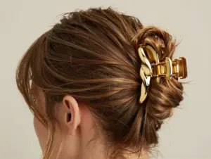 Read more about the article 9 Luxe Gold Hair Accessories to Elevate Your Everyday Look